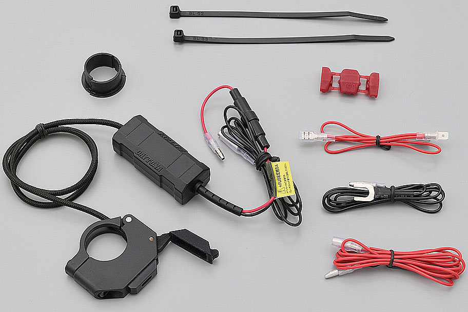 みうページ 17214】バイク専用電源 スレンダー USB Type-C 18W メインキー連動｜株